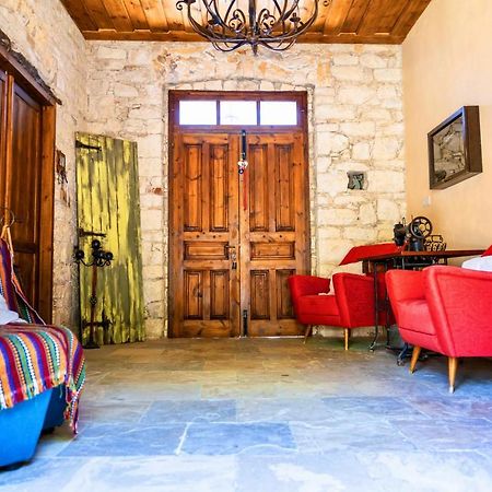 Listed Villa In Laneia Λάνια Εξωτερικό φωτογραφία